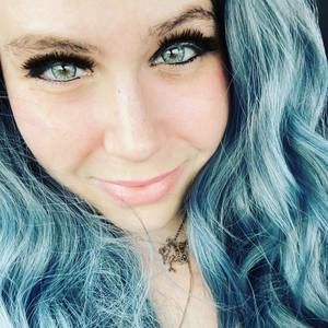 Meet your Posher, Becca anne